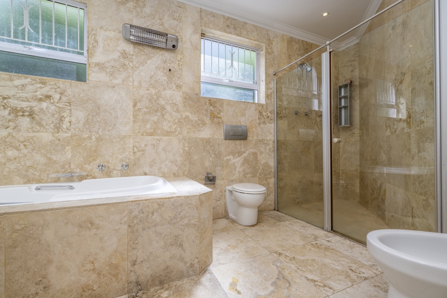 To Let 4 Bedroom Property for Rent in Kenilworth Upper Western Cape